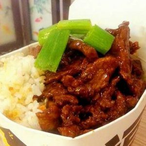 Wok pirított rizs marhahússal