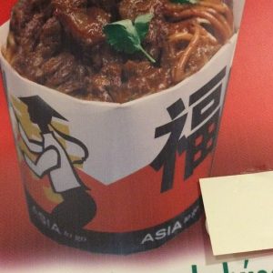 Wok pirított tészta marhahússal