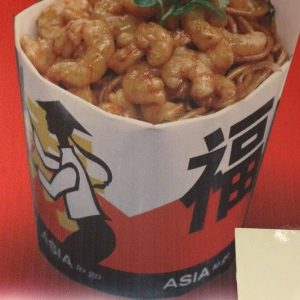 Wok pirított tészta rákkal
